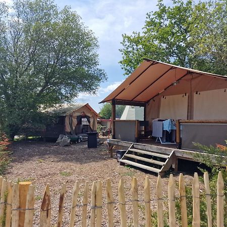 Lodge Les P'Tites Maisons Dans La Prairie Sallertaine Exterior photo